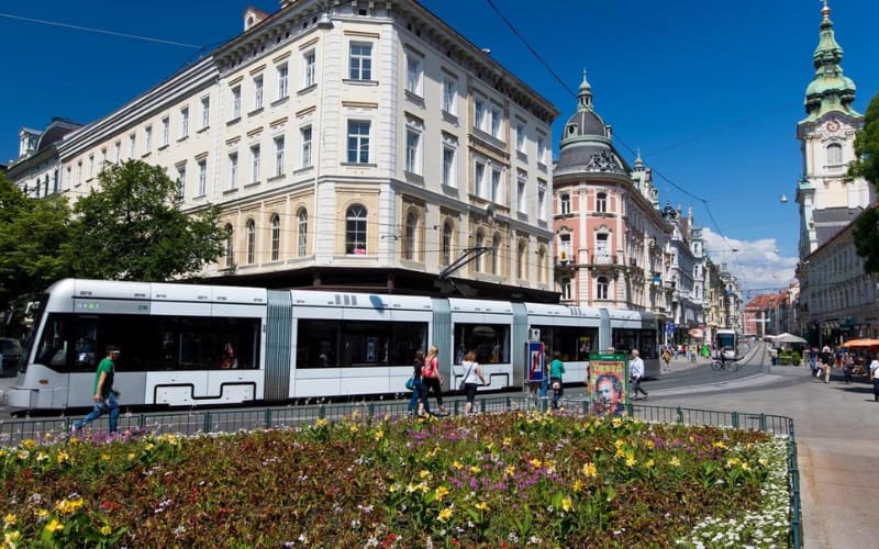 tranvía, un transporte público en Graz
